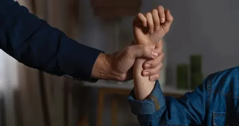 Депутат қыз алып қашуға қатысқан барлық адамды, тіпті апаларды да қамауға шақырды