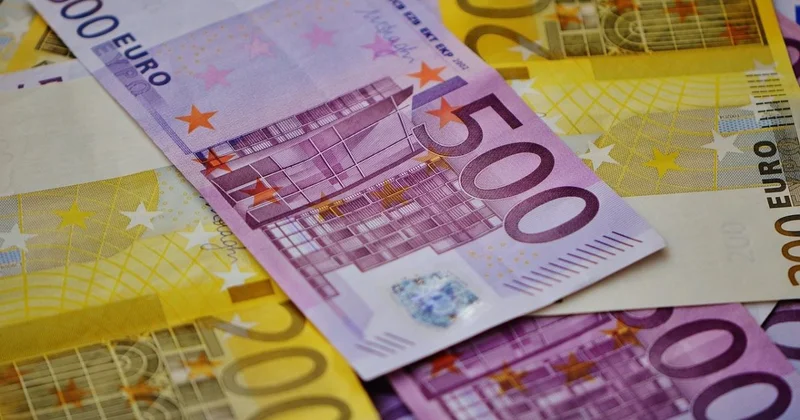 Евро подорожал к тенге больше всех основных валют