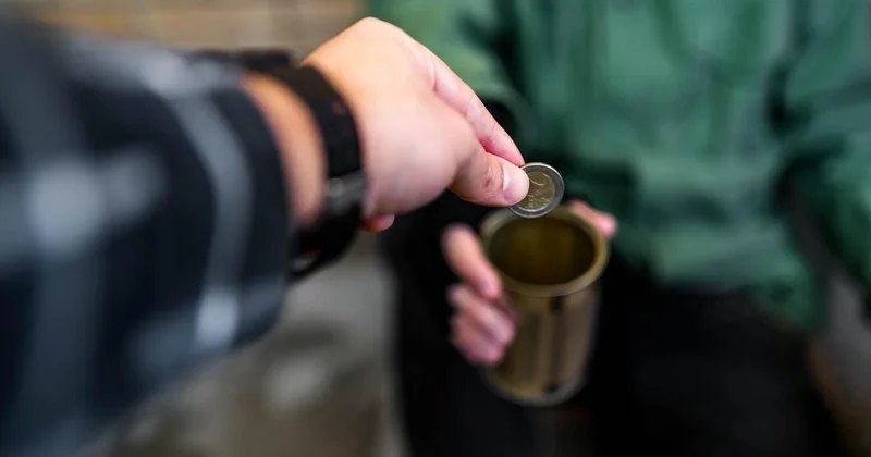 Гадалки и попрошайки: в Казахстане зафиксирован рекорд по приставаниям в общественных местах