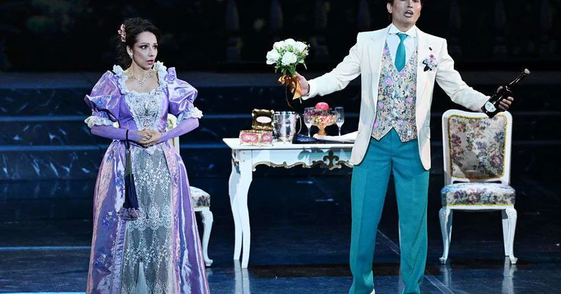 В Алматы вернулась Летучая мышь