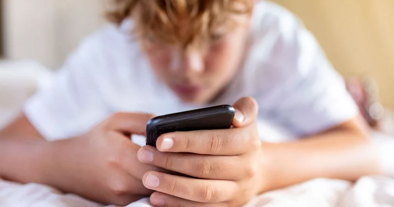 Доступ к соцсетям могут ограничить для детей и подростков в Казахстане