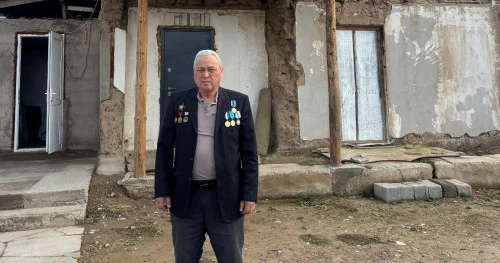 Ескі үйді паналаған ардагер жаңа баспана сұрайды