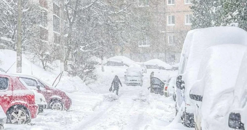 Казахстан накрывает циклон: метель, ветер до 30 м/с и туман