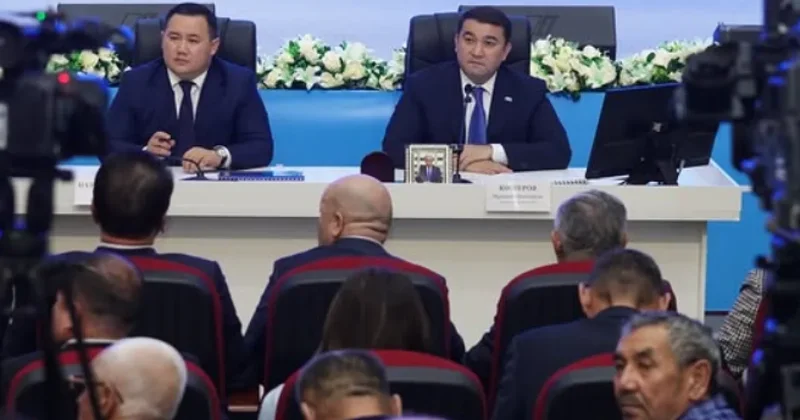 Бардак! : эмоционально прошла встреча акима области с жителями Туркестана