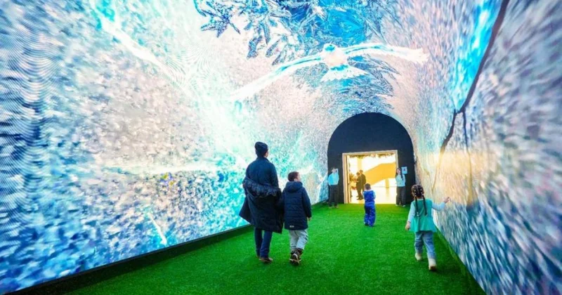 12 метровый LED туннель заработал в Астане