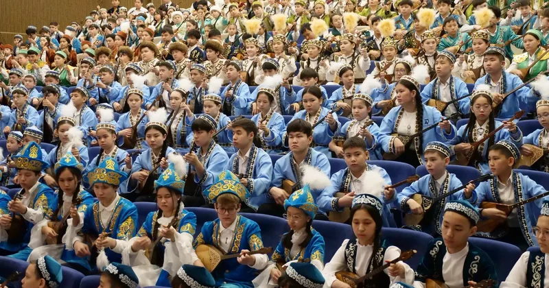 Елімізде 500 мың бала бір мезетте күй шертті