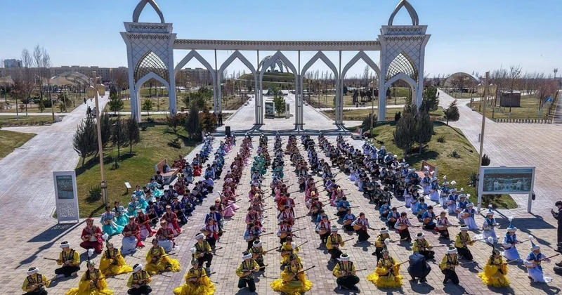 Жарты миллион қазақстандық бала бір мезгілде көпшілікке танымал күйлерді орындады