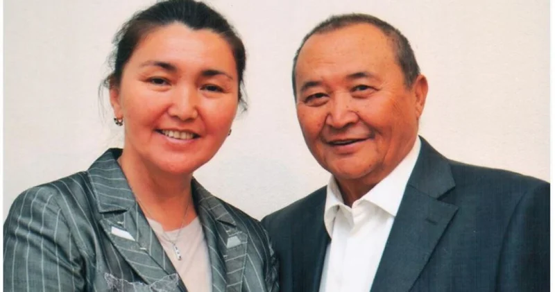 Роза Мұқанова, жазушының жары: Жанымда мәңгілік серігі Күнделігі қалды