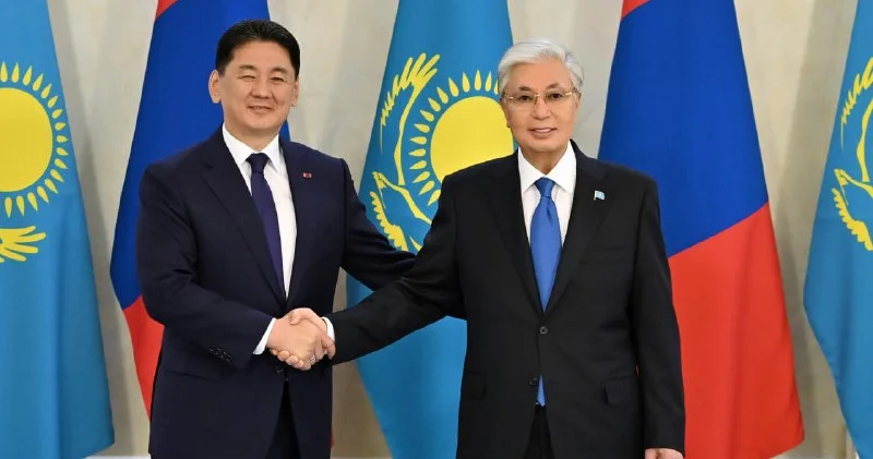 “Бауырлас елдің барлық жетістігіне қуанамыз“ Тоқаев Моңғолия президентімен кездесуде