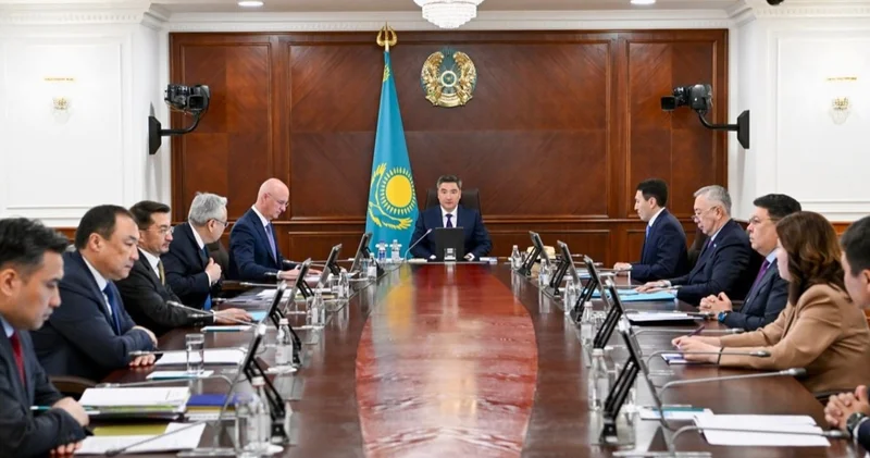 Олжас Бектенов жеке компанияларды мұқтаж адамдарды қолдауға шақырды