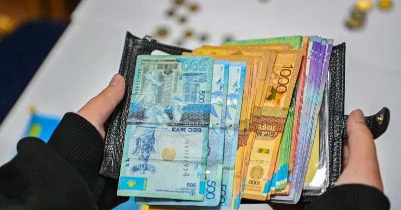 Ең төменгі жалақы 150 мың теңгеге дейін өсе ме? Министр жауап берді