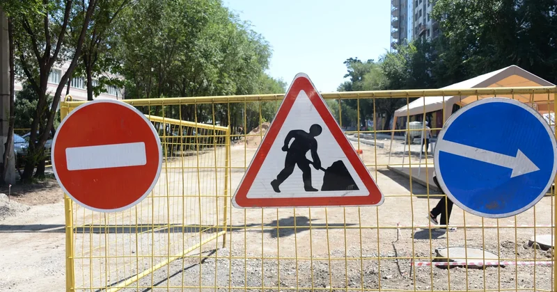 Алматының Алатау ауданында Оңғарсынова көшесінің бір бөлігінде қозғалыс уақытша шектеледі