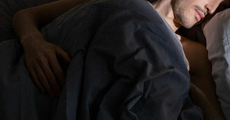 Казахстанец заснул и проснулся с кредитами