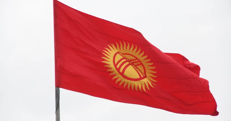 Война силовиков в Кыргызстане: МВД и ГКНБ задерживают офицеров друг друга