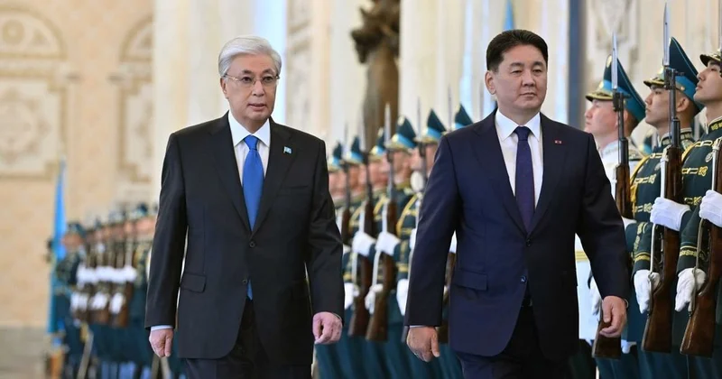 Токаев встретил президента Монголии Ухнаагийна Хурэлсуха в Акорде (фото, видео)