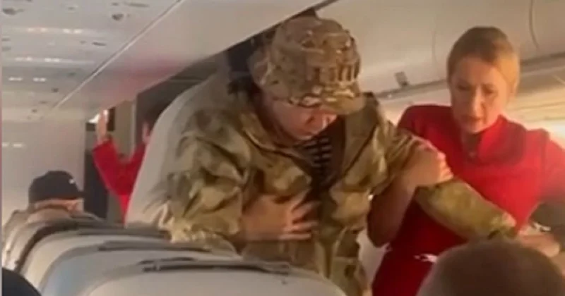 Пока они спали, он воевал : пассажира в военной форме обвинили в приставании к детям в самолете