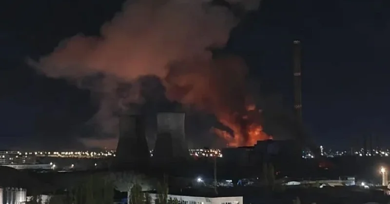 Мощный взрыв прогремел на ТЭЦ в столице Румынии (видео)