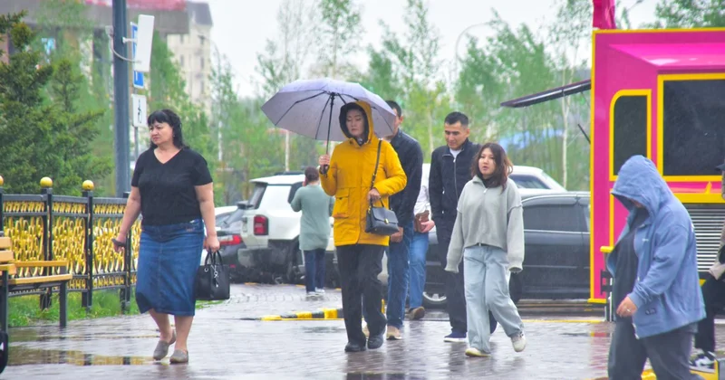 Қазақстанның 11 өңірі мен Астанада жаңбыр жауып, найзағай ойнайды