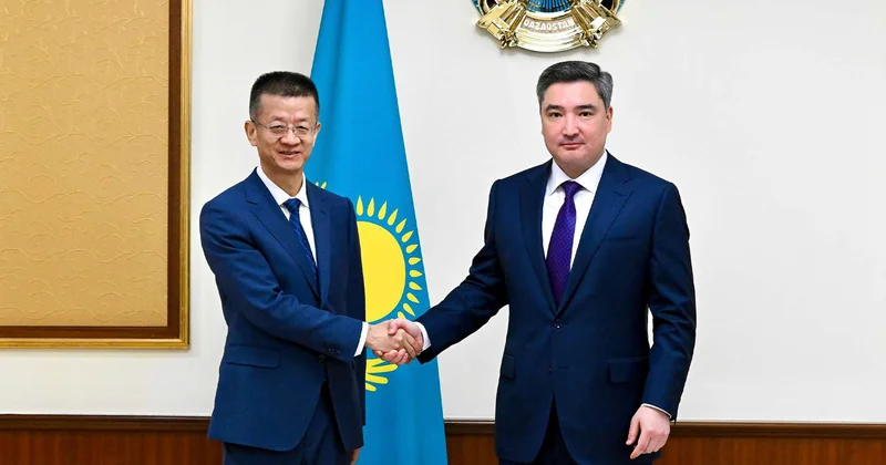 Премьер встретился с главой Shenzhen Energy Environment Ван Ганом