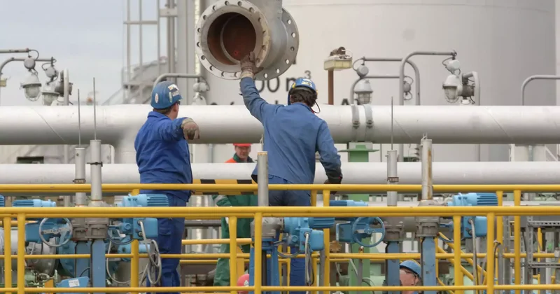 Мадьяр Зеленскийден Дружба құбыры арқылы мұнай транзитін қалпына келтіруді сұрады