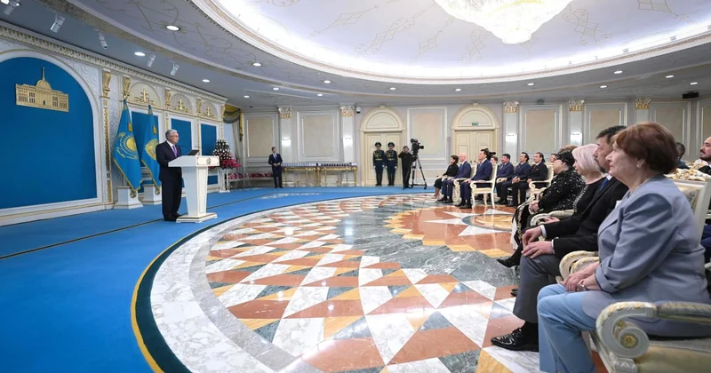Татьяна Бурмистрова и Макпал Жунусова получили госнаграды
