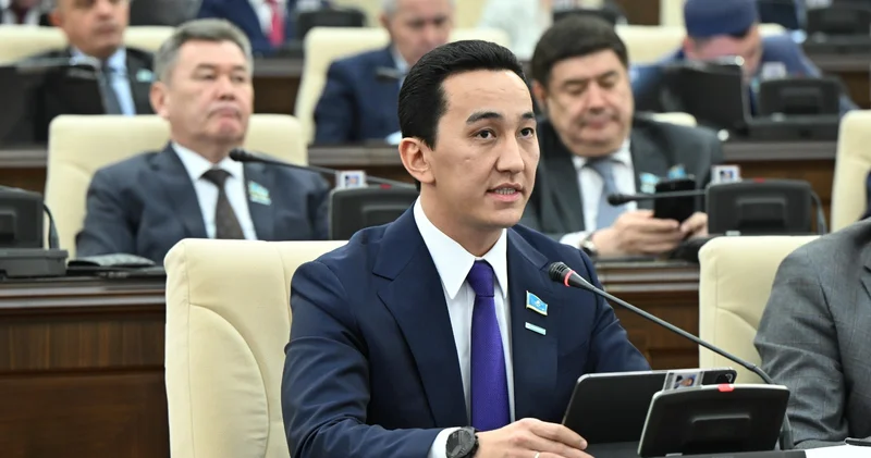 Депутат былапыт сөз қолданылатын тренингтерге баға беруді талап етті