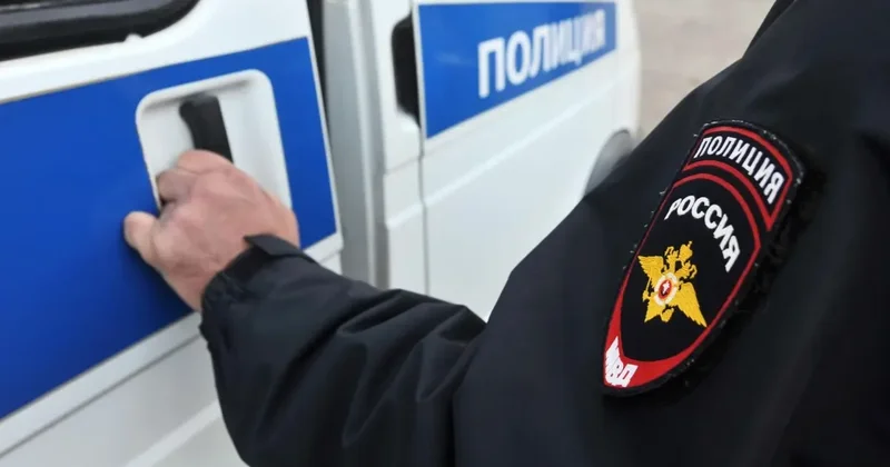 В России мужчина открыл стрельбу по прохожим из окна дома