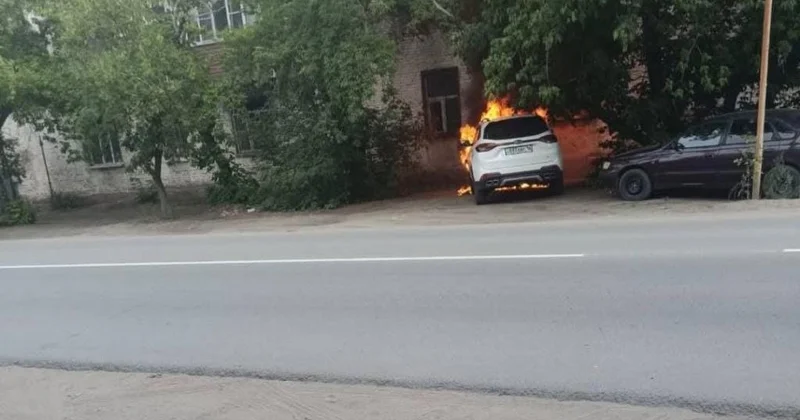 Семейде сіріңкемен ойнаған 6 жастағы бала көлікті өртеп жіберді: Ата анасы өтемақы төлейді