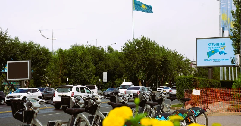 Бюллетеньді суретке түсіру, сауалнамалар және үгіт насихат. Қазақстандықтарға сайлау алдындағы тыйымдар туралы ескертілді