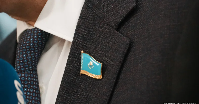 Алтын бұдан былай болмайды Қазақстанда депутаттардың төсбелгілері өзгереді