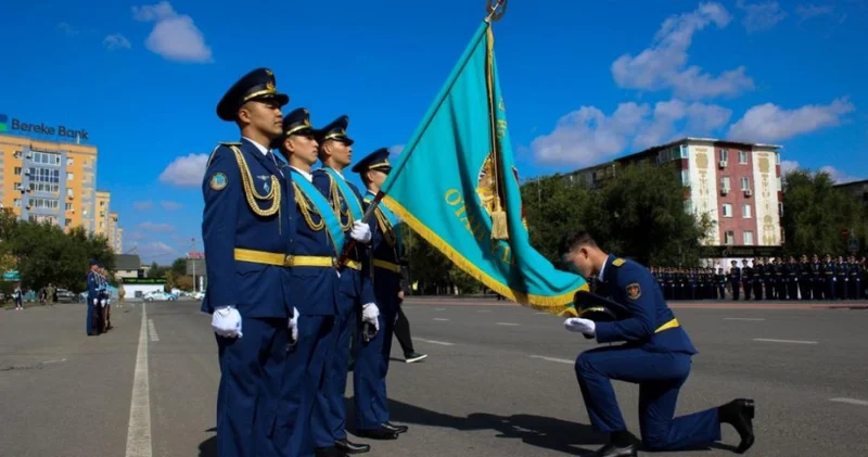 Ақтөбеде Әуе қорғанысы күштері әскери институтының 70 ке жуық түлегіне офицерлік атақ берілді