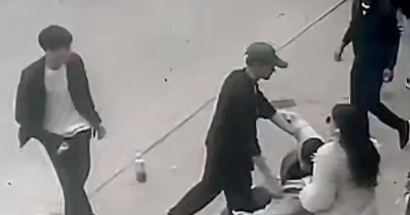 Нападает скрытно и неожиданно : странную драку сняли на видео в Алматы