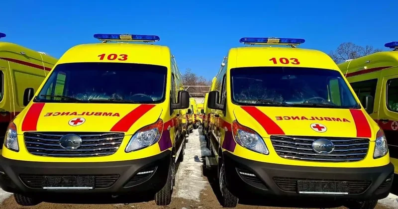 Алматылық дәрігерлерге 50 жаңа жедел жәрдем көлігі табысталды