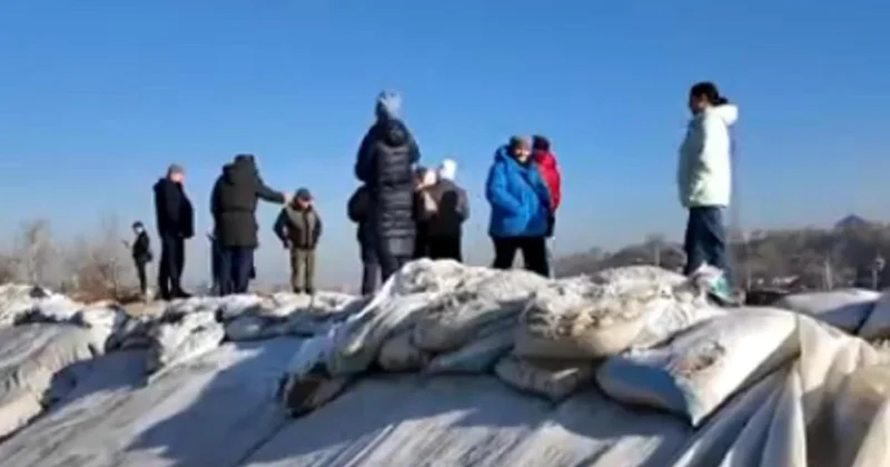 Это нас пугает : построенная всего год назад плотина в Петропавловске дала несколько трещин