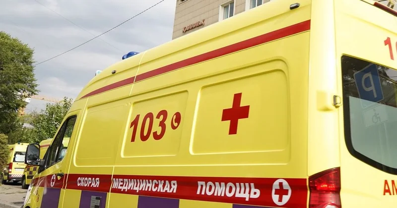 Крыша обрушилась во время пожара в Алматы: четверо человек попали в больницу