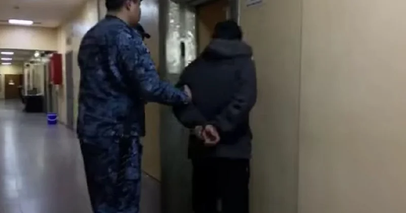 Мужчин, нападавших в опьянении на остановки, наказали в Астане (видео)