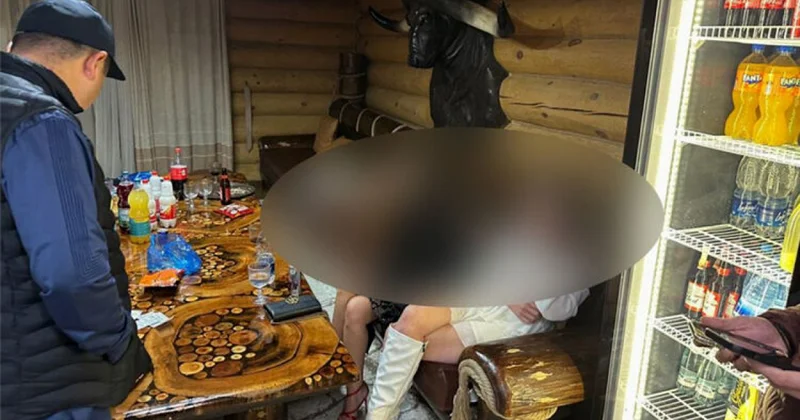 60 проституток вычислили через WhatsApp группу