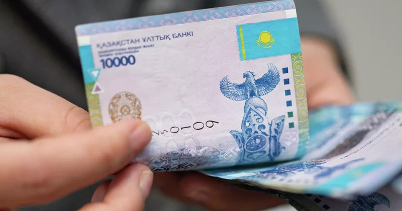 Астанада жеңілдетілген кредит алмақ болған ондаған адам жер сипап қалды