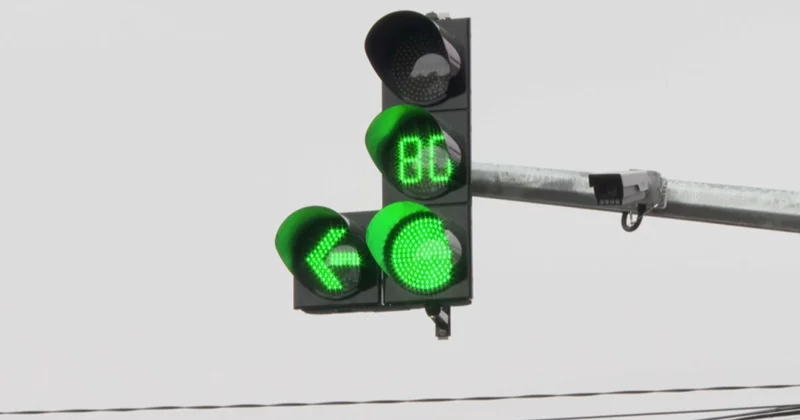 Атырауда ақылды бағдаршамдар орнатылып жатыр