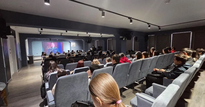 Заң және тәртіп : елордалық студенттер цифрлық сауаттылық сабағын өтті