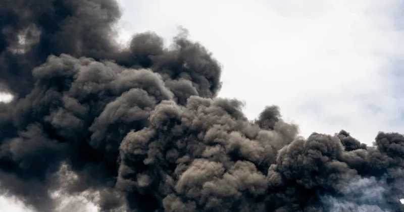 Индийский самолет разбился на авиасалоне в Дубае во время демонстрации