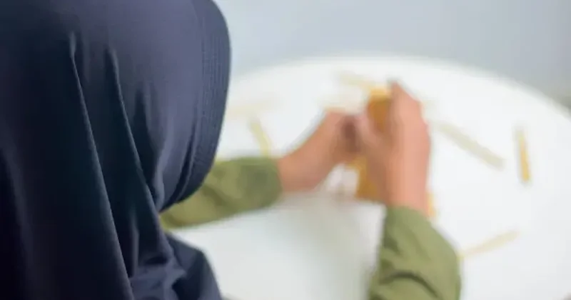 Не обязательно кричать в соцсетях : теолог о хиджабе и блогерах