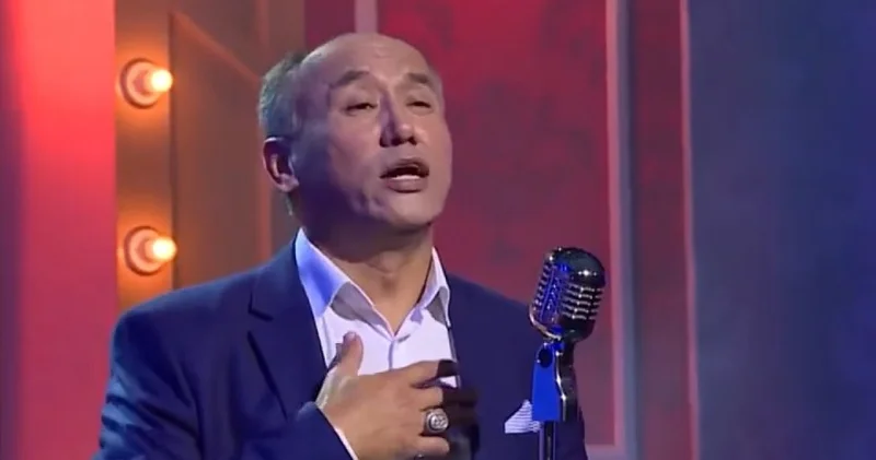 Қателік менен болды, дұғадамын... : танымал әнші әйелімен неге ажырасқанын айтты (видео)