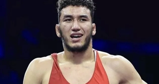 Ризабек Айтмұхан Олимпиада чемпионын айқын басымдықпен ұтты