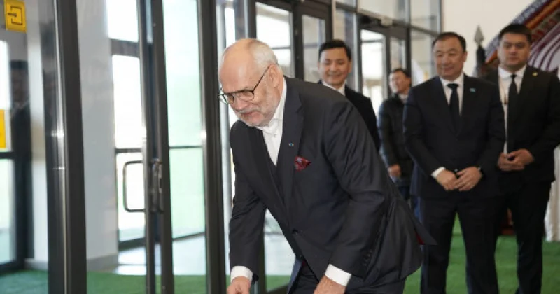 Эстония Президенті асық ойнады