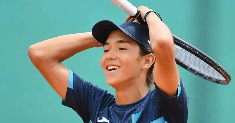 18 жастағы Әмір Омарханов Тунистегі турнирдің ширек финалына шықты