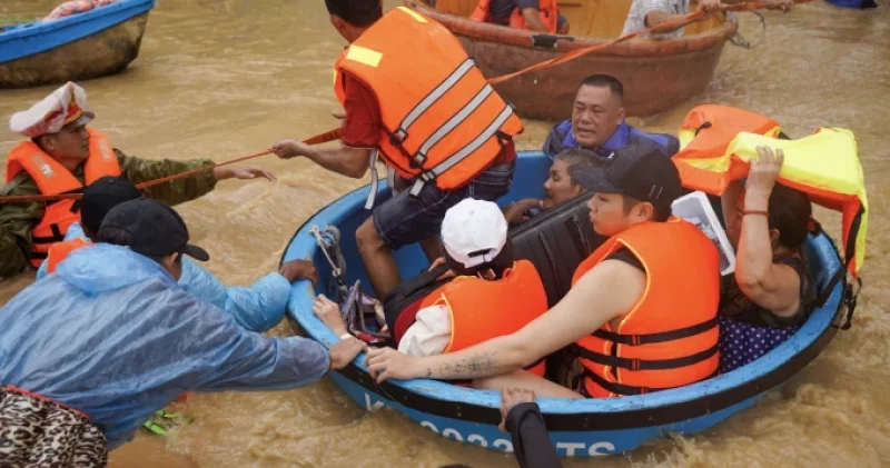 Вьетнамдағы су тасқыны: Тоқаев адамдардың қазасына байланысты көңіл айтты