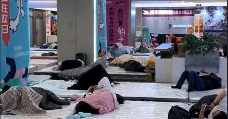 Заработал более 200 тыс. тенге: мужчина пролежал 33 часа на матрасе