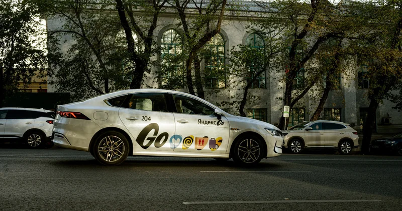 Қазақстандағы Яндекс такси серіктестерінің 2025 жылдың 10 айында 521,8 миллиард теңге табыс тапқан
