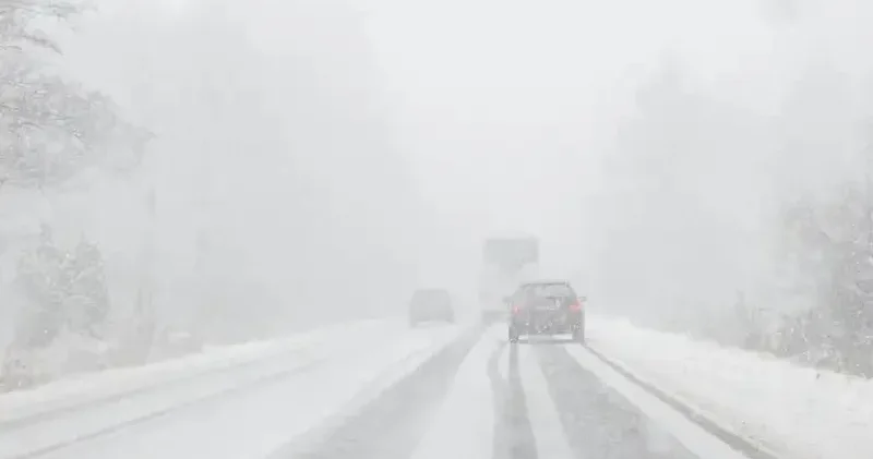 Тұман, боран, көктайғақ . Еліміздің басым бөлігінде ауа райы қолайсыз болатыны ескертілді